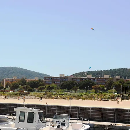 A Avec Acces Plage, Terrasse Et Parking - Fr-1-251-875 * Bormes-les-Mimosas