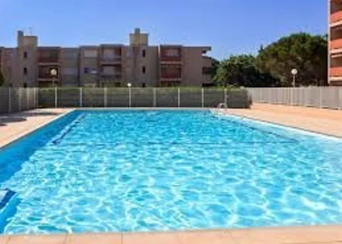 Apartment A Avec Acces Plage, Terrasse Et Parking - Fr-1-251-875