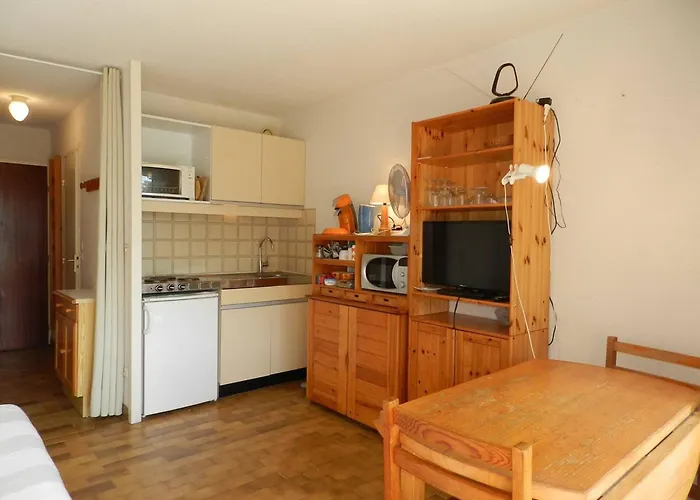 Apartment A Avec Acces Plage, Terrasse Et Parking - Fr-1-251-875
