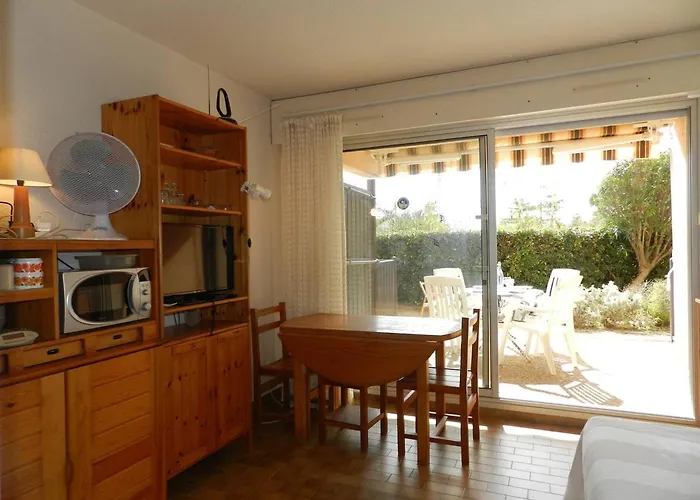 A Avec Acces Plage, Terrasse Et Parking - Fr-1-251-875 Apartment *