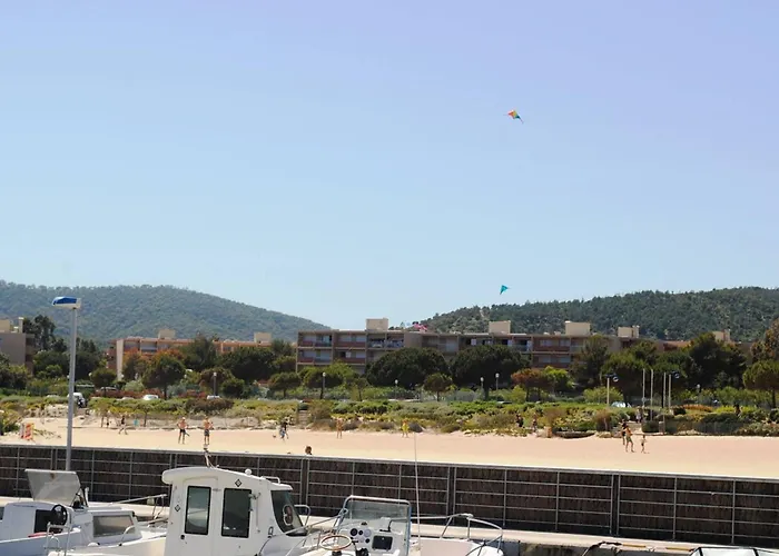 A Avec Acces Plage, Terrasse Et Parking - Fr-1-251-875 * Bormes-les-Mimosas